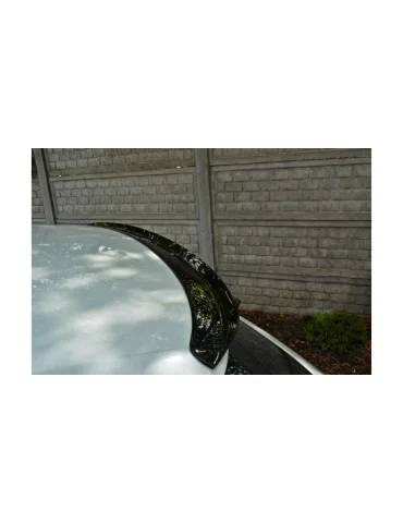 Extension de becquet Renault Mégane IV 5 portes 2016+ noir brillant